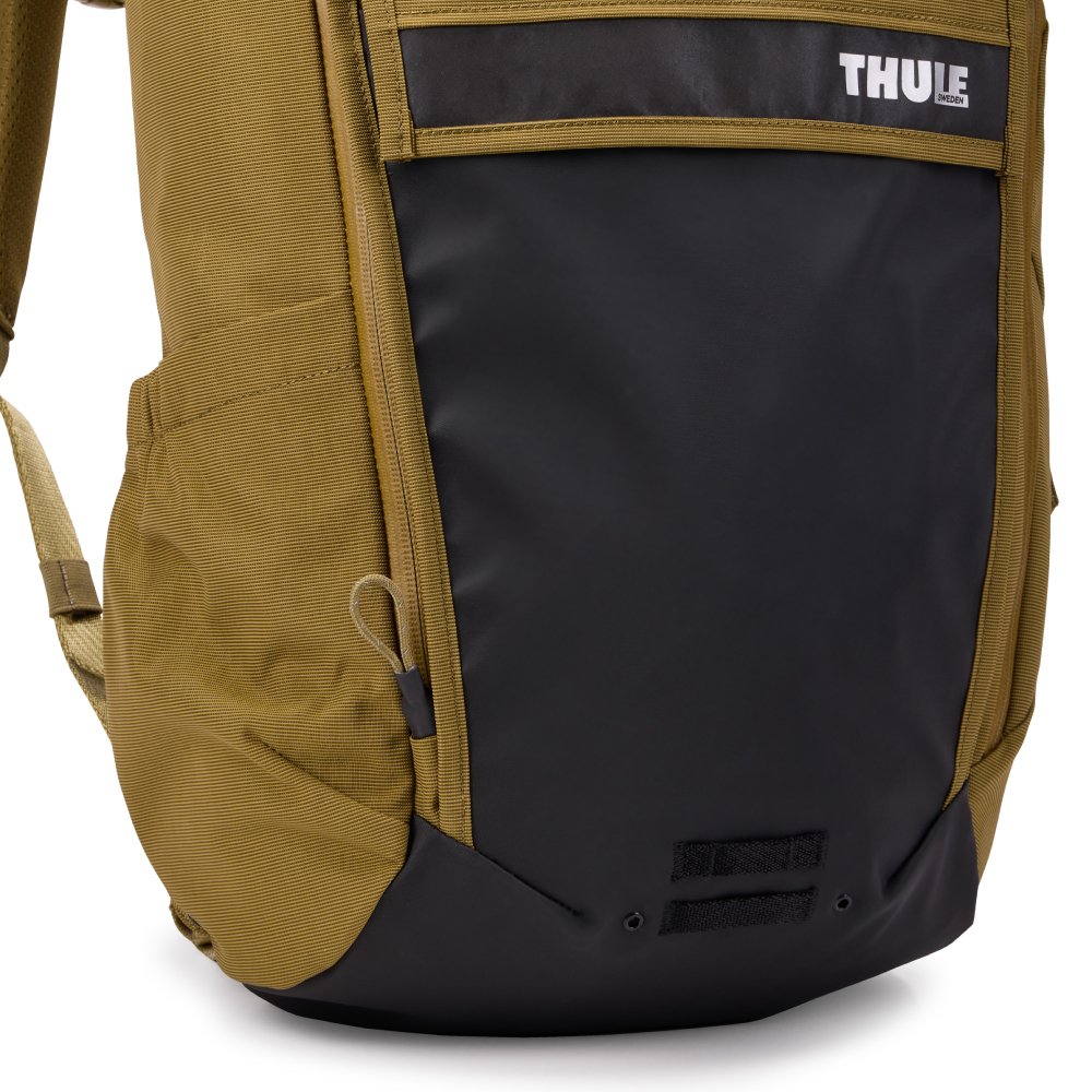 Thule_Paramount_Bike_Commute_20L_3205234_04.jpg