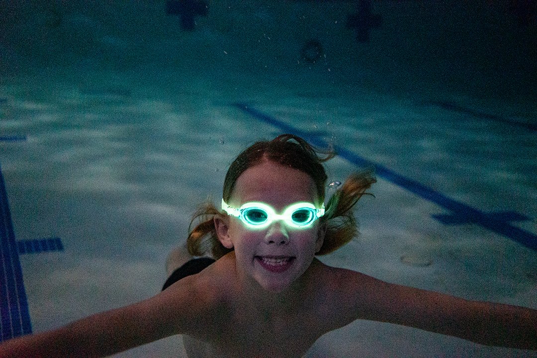FINIS_FlowGlowGoggles_img04.jpg