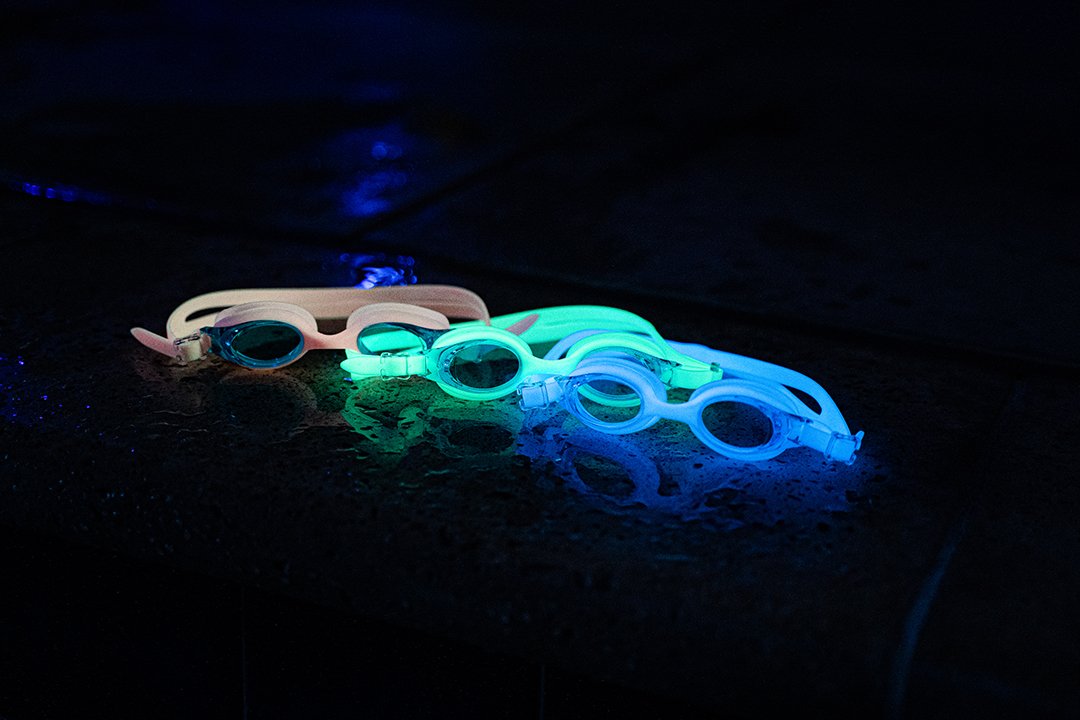 FINIS_FlowGlowGoggles_img05.jpg