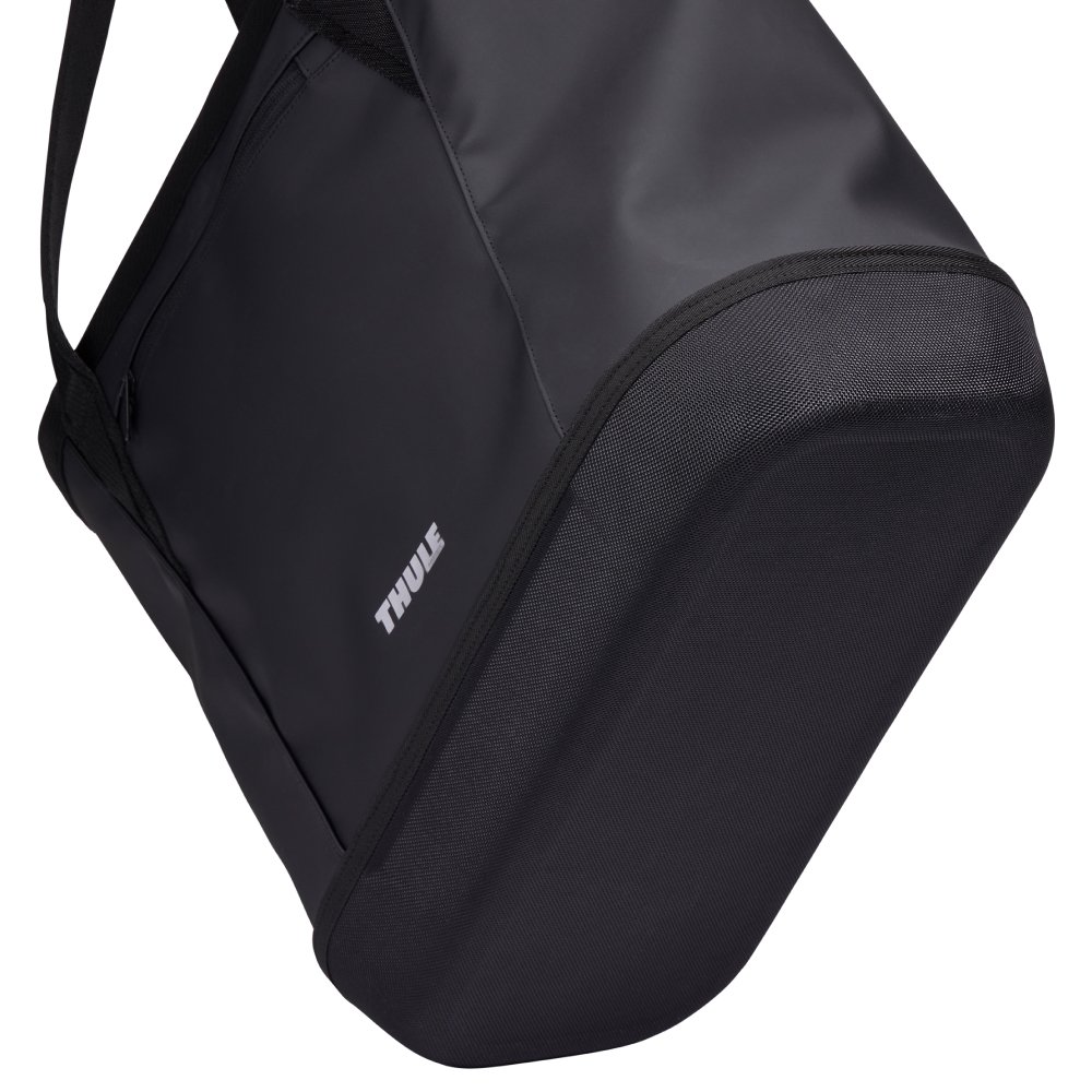 Thule_Chasm_GearTote_Black_3205527_02.jpg