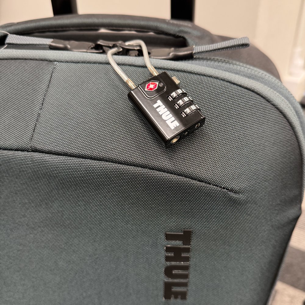 Thule_TSAcablelock_Subterra2Carryon.jpg